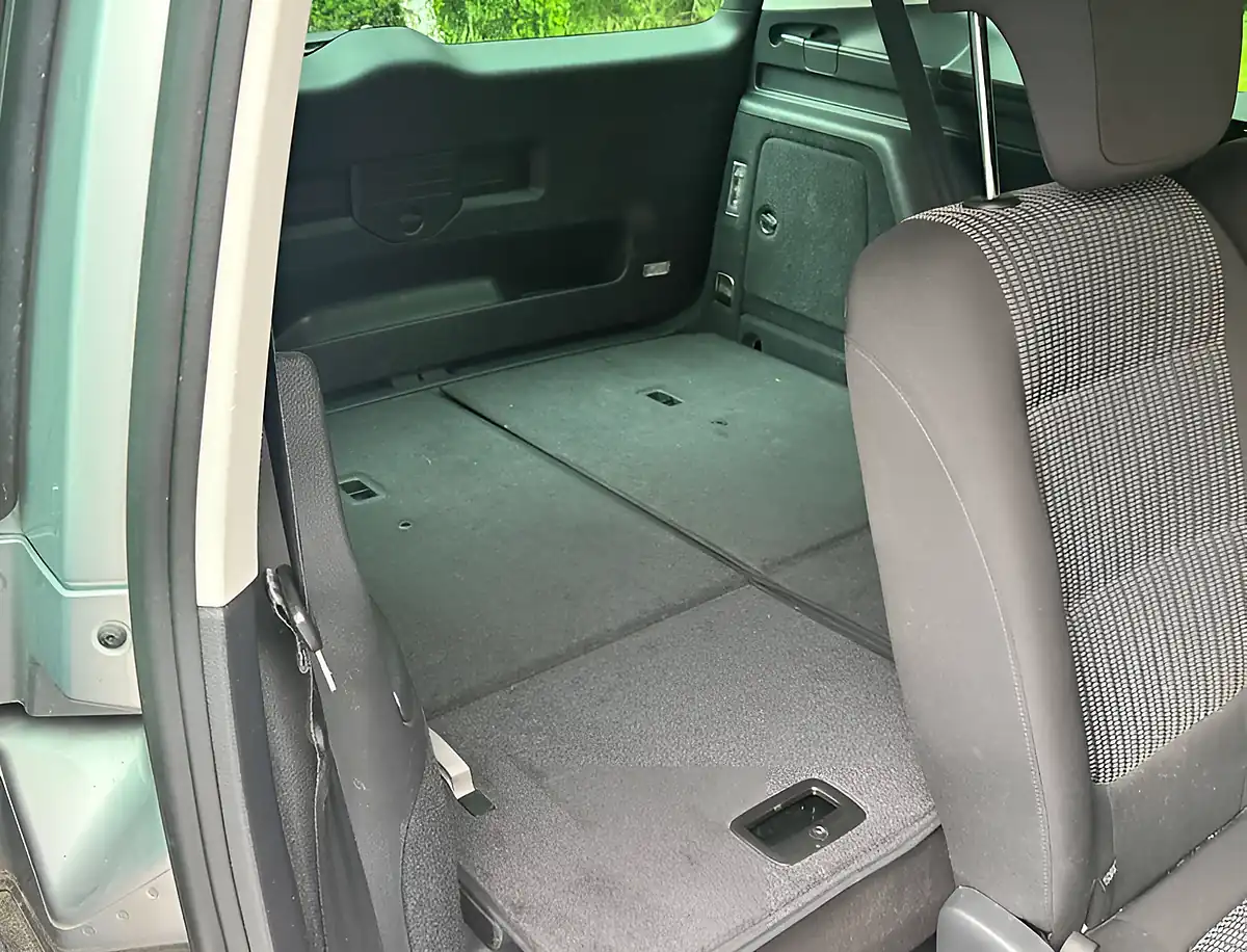 Used 2015 SEAT Alhambra Se Reflex Silver - Interior and Exterior details 12