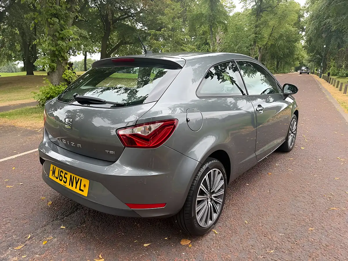 Used 2015 SEAT Ibiza Connect Sport Grey - Interior and Exterior details 3