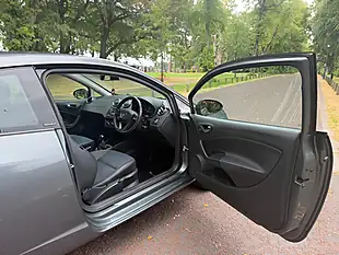 Used 2015 SEAT Ibiza Connect Sport Grey - Interior and Exterior details 7