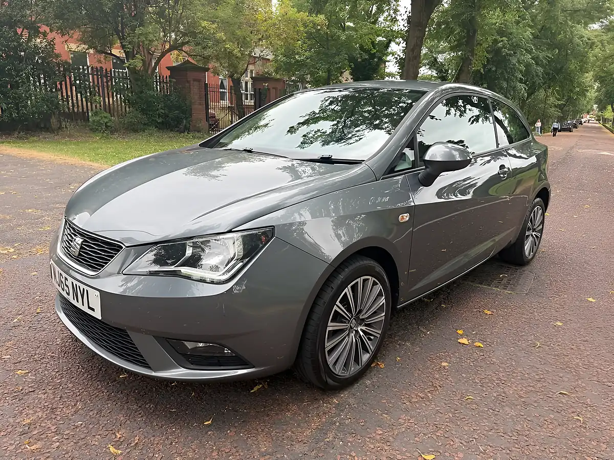 Used 2015 SEAT Ibiza Connect Sport Grey - Interior and Exterior details 9