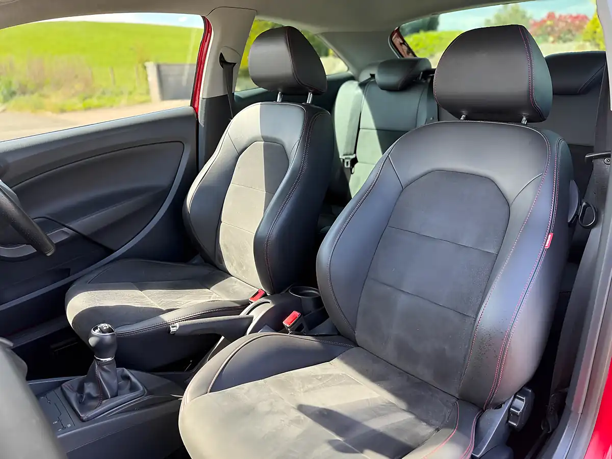 Used 2015 SEAT Ibiza Fr Black Red - Interior and Exterior details 15