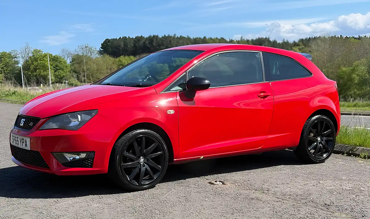 Used 2015 SEAT Ibiza Fr Black Red - Interior and Exterior details 4