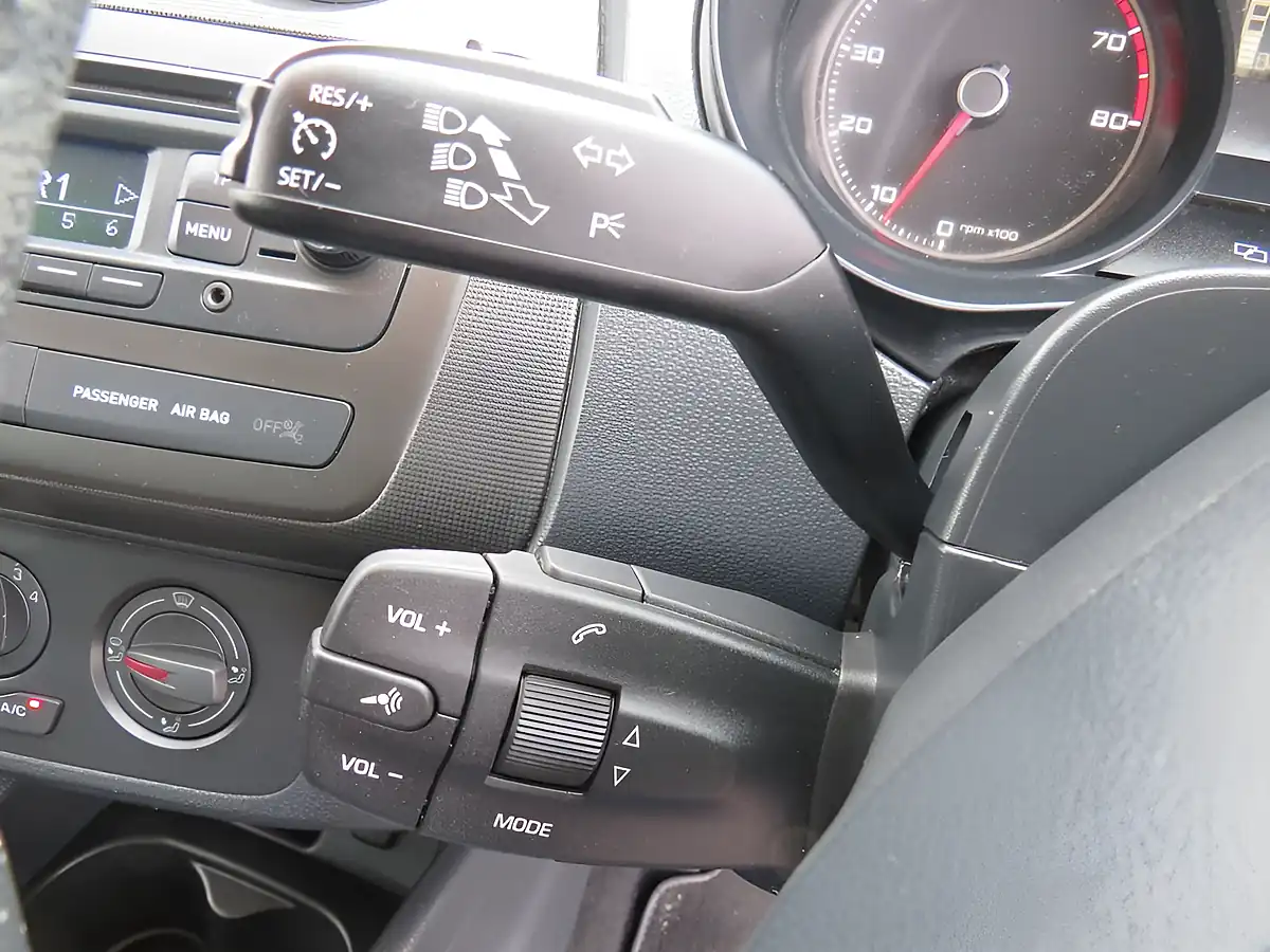 Used 2015 SEAT Ibiza Fr Black Red - Interior and Exterior details 13