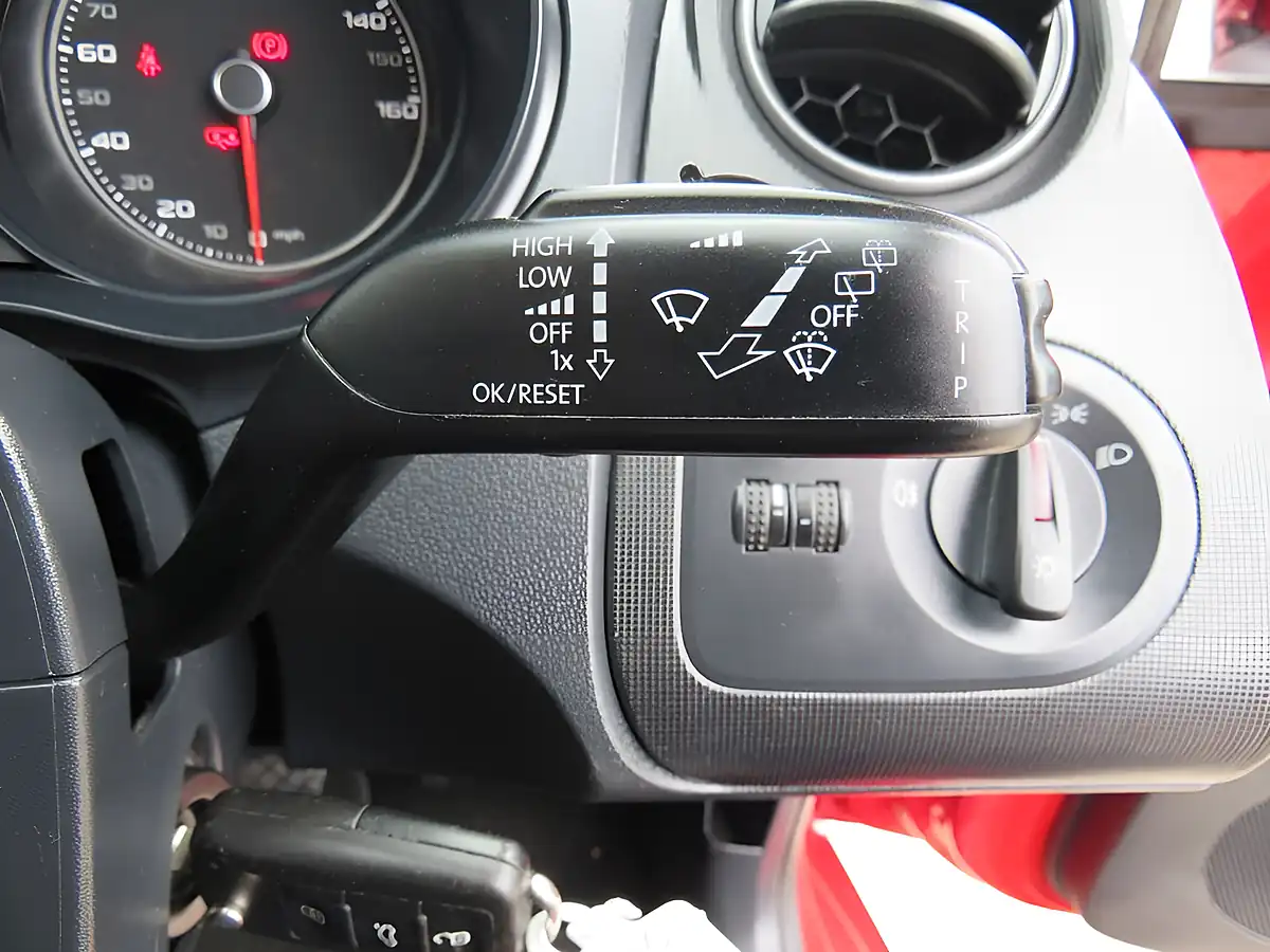 Used 2015 SEAT Ibiza Fr Black Red - Interior and Exterior details 14
