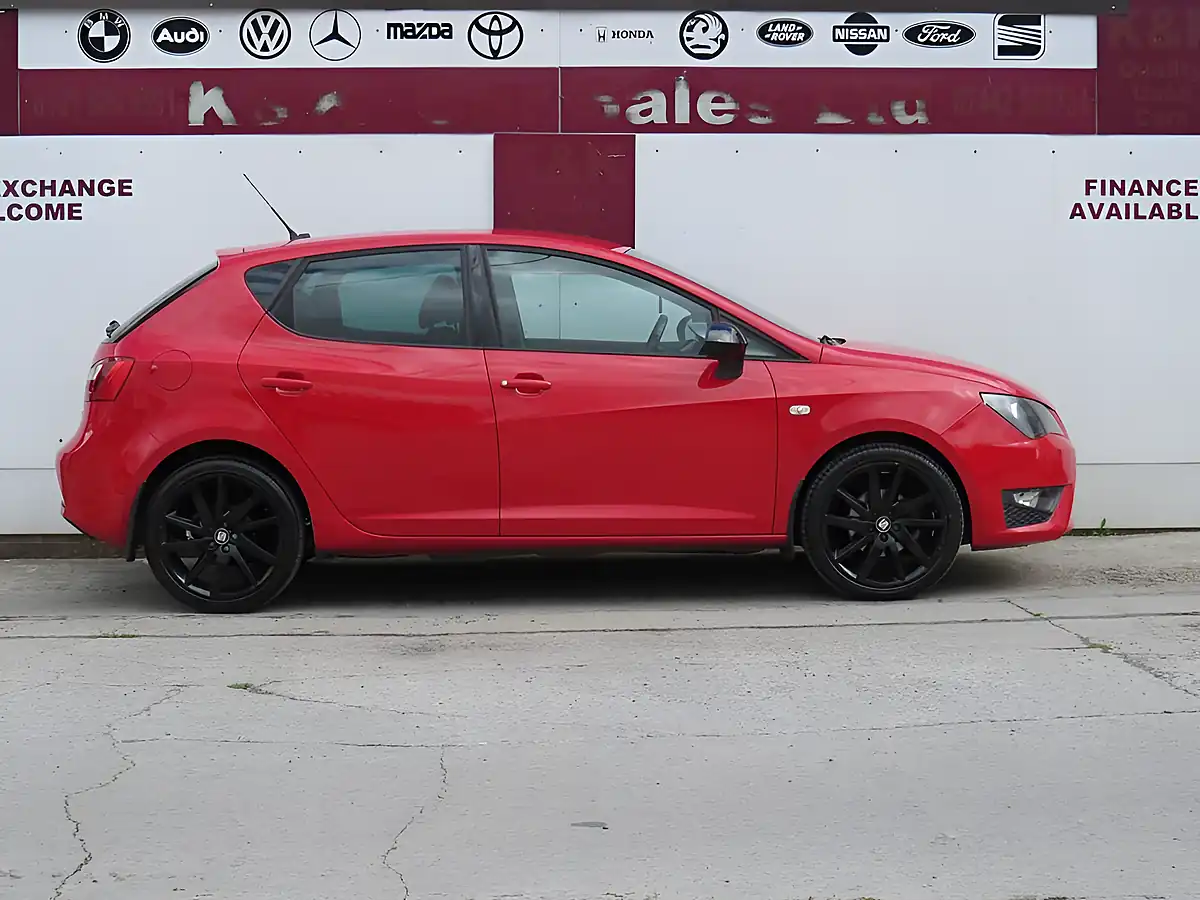 Used 2015 SEAT Ibiza Fr Black Red - Interior and Exterior details 3