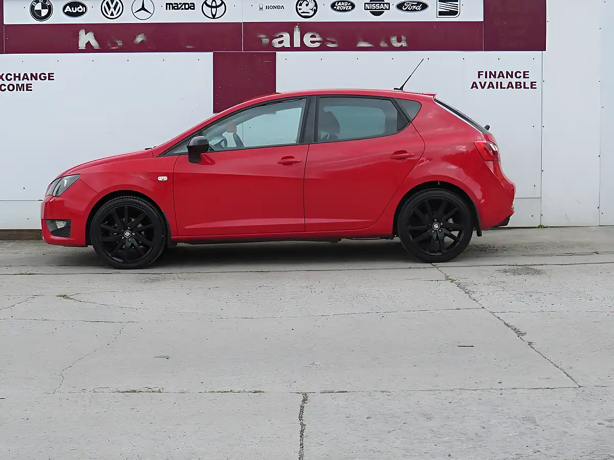 Used 2015 SEAT Ibiza Fr Black Red - Interior and Exterior details 5