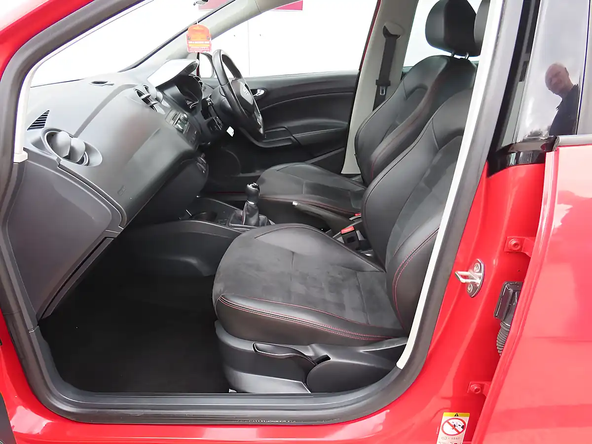 Used 2015 SEAT Ibiza Fr Black Red - Interior and Exterior details 9