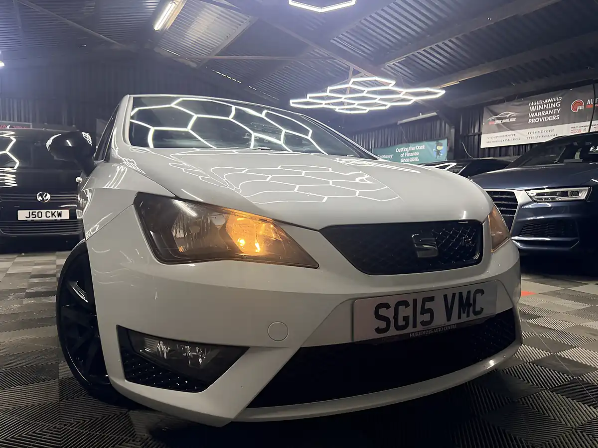 Used 2015 SEAT Ibiza Fr Black White - Front View