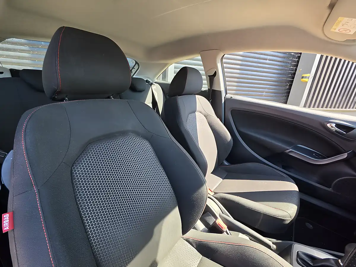 Used 2015 SEAT Ibiza Fr Grey - Interior and Exterior details 5