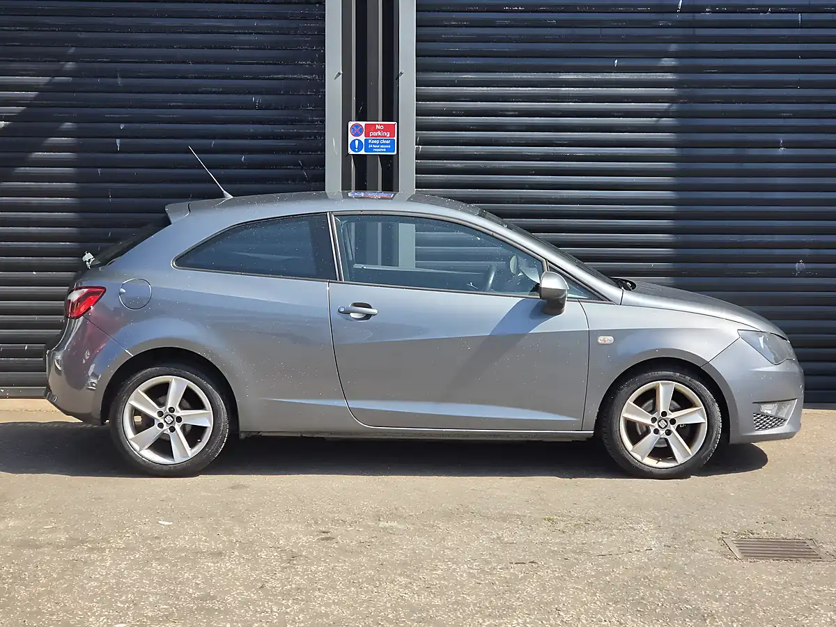 Used 2015 SEAT Ibiza Fr Grey - Interior and Exterior details 7