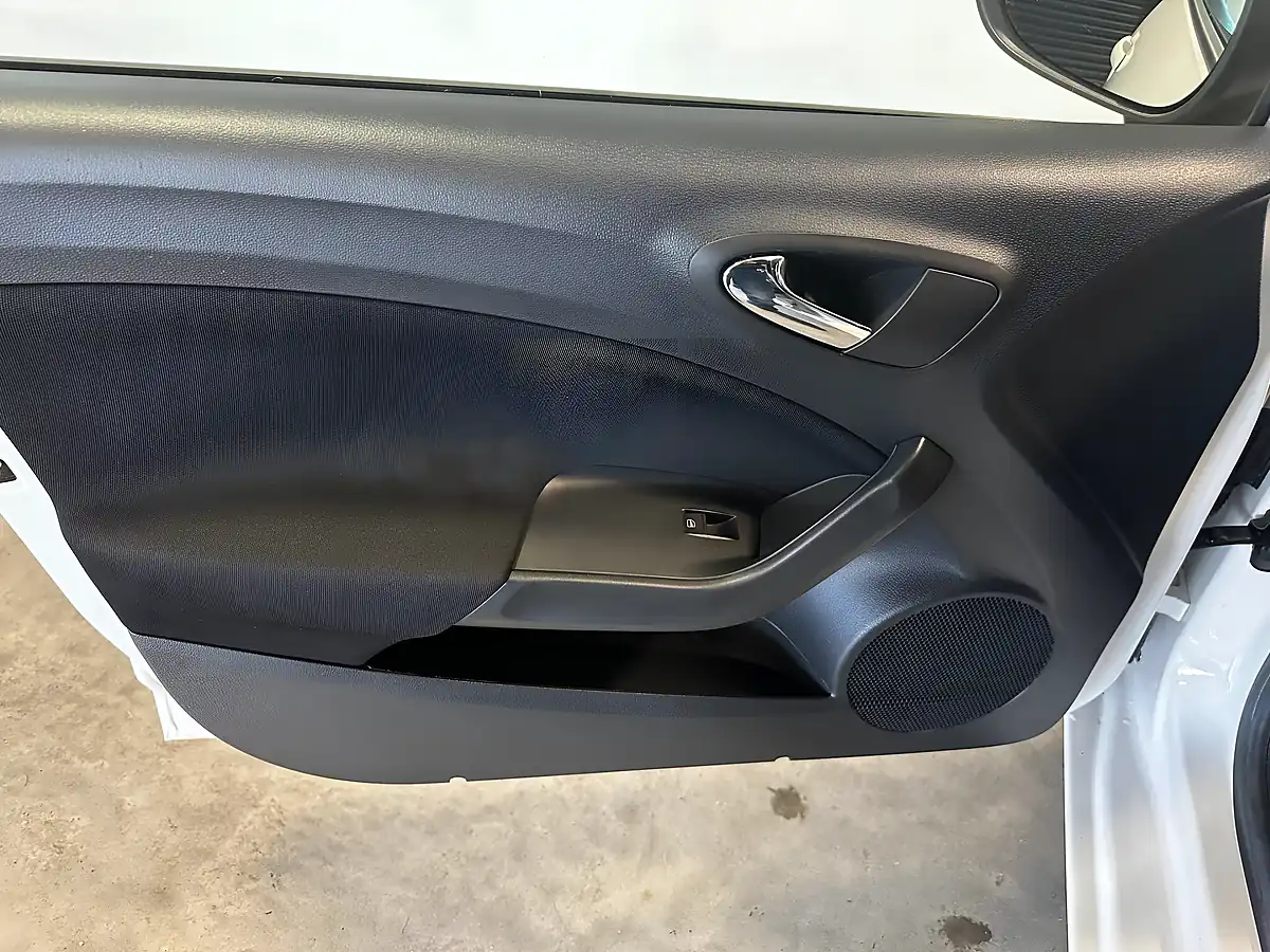 Used 2015 SEAT Ibiza Fr White - Interior and Exterior details 14