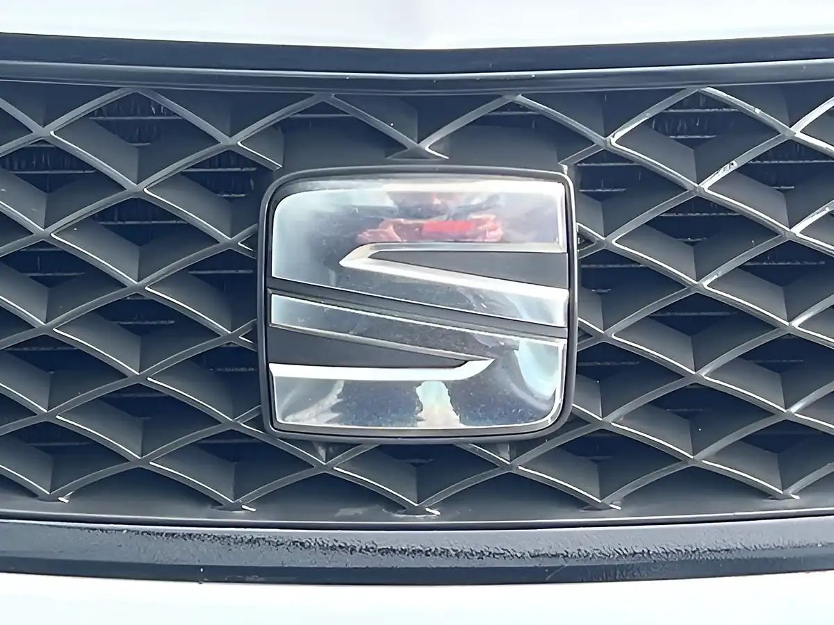 Used 2015 SEAT Ibiza Fr White - Interior and Exterior details 11