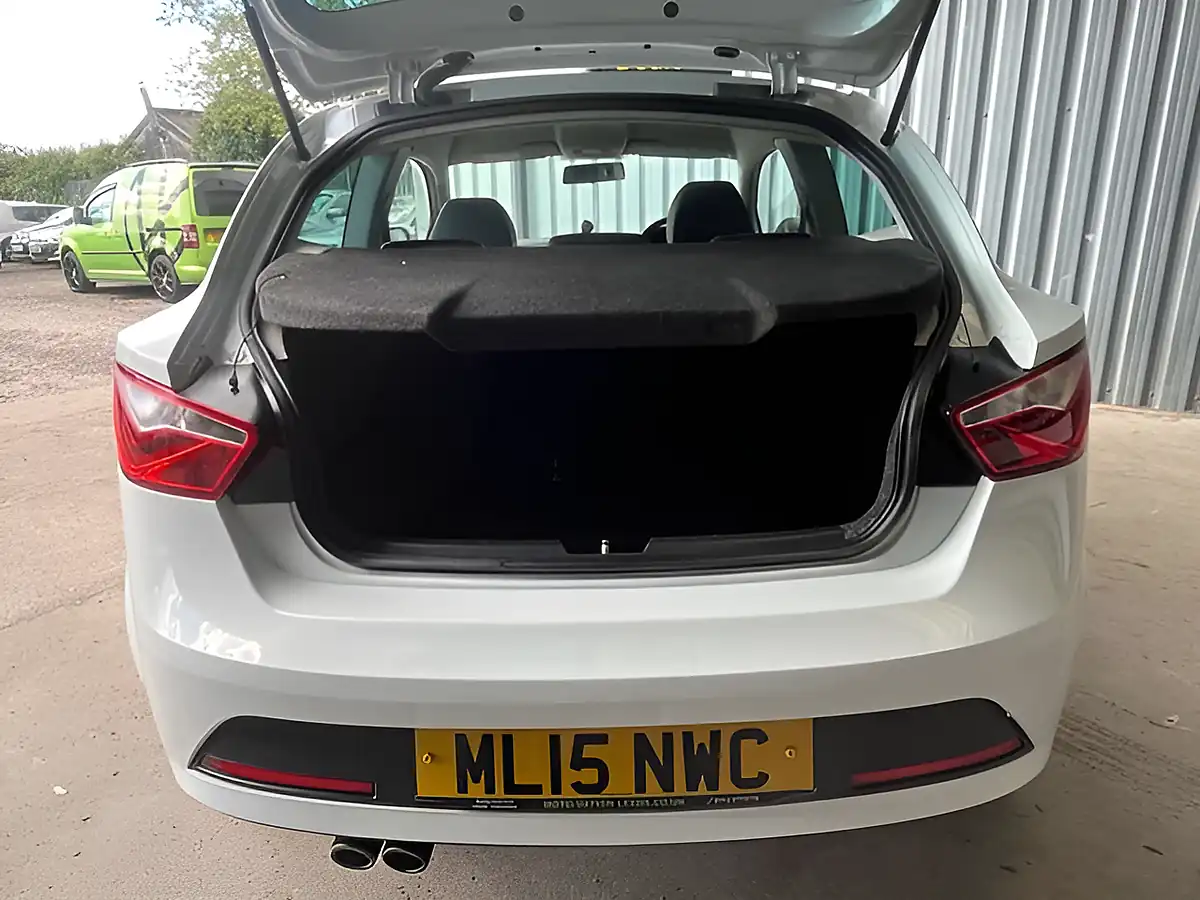Used 2015 SEAT Ibiza Fr White - Interior and Exterior details 12