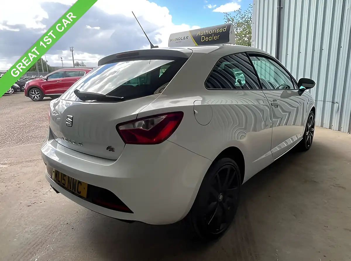 Used 2015 SEAT Ibiza Fr White - Interior and Exterior details 3