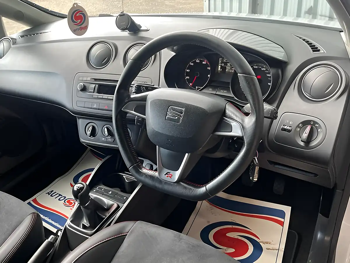 Used 2015 SEAT Ibiza Fr White - Interior and Exterior details 5