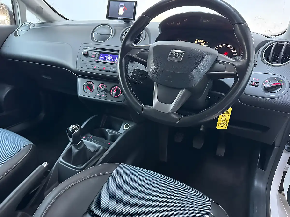Used 2015 SEAT Ibiza I Tech Sport Coupe Nevada White - Interior and Exterior details 3