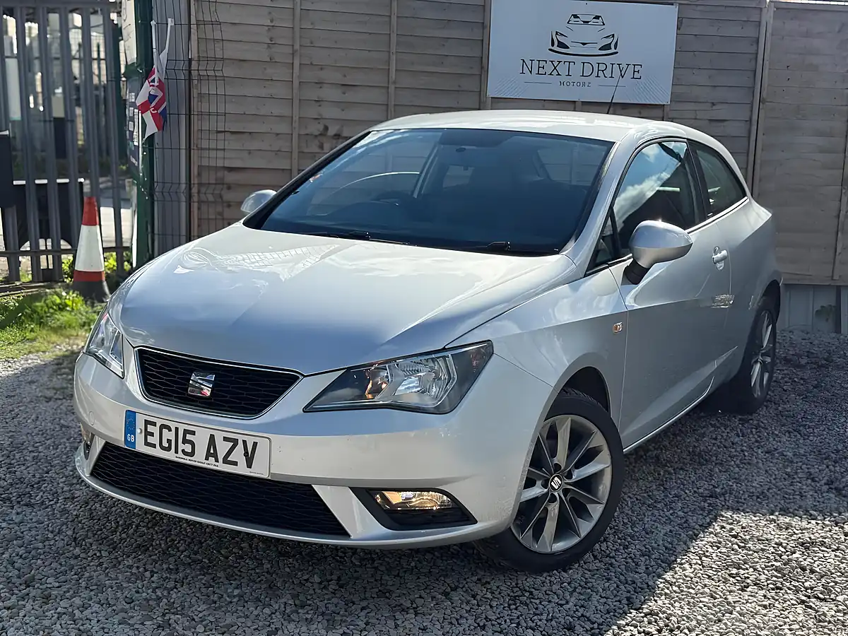 Used 2015 SEAT Ibiza I Tech Sport Coupe Silver - Front View