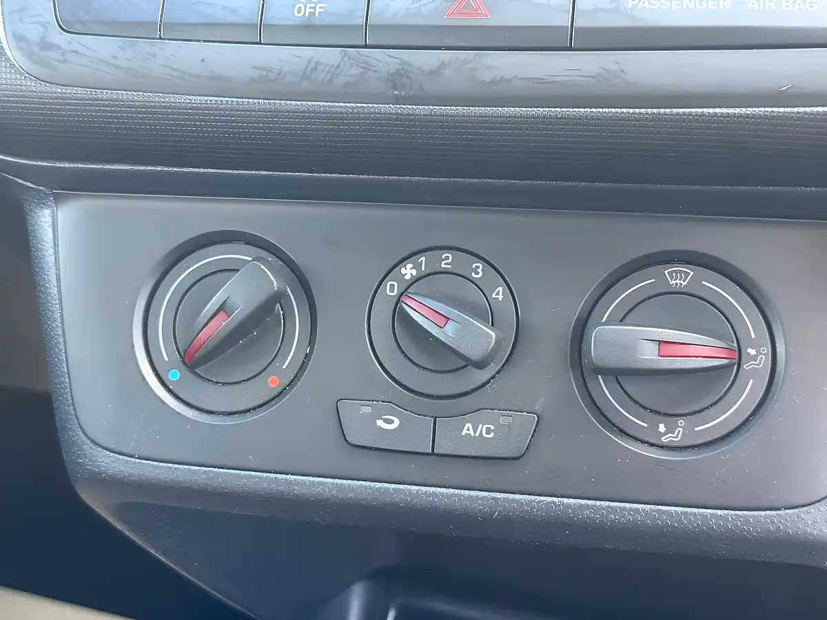 Used 2015 SEAT Ibiza I Tech Sport Coupe Silver - Interior and Exterior details 12