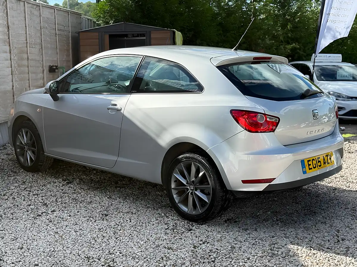 Used 2015 SEAT Ibiza I Tech Sport Coupe Silver - Interior and Exterior details 5