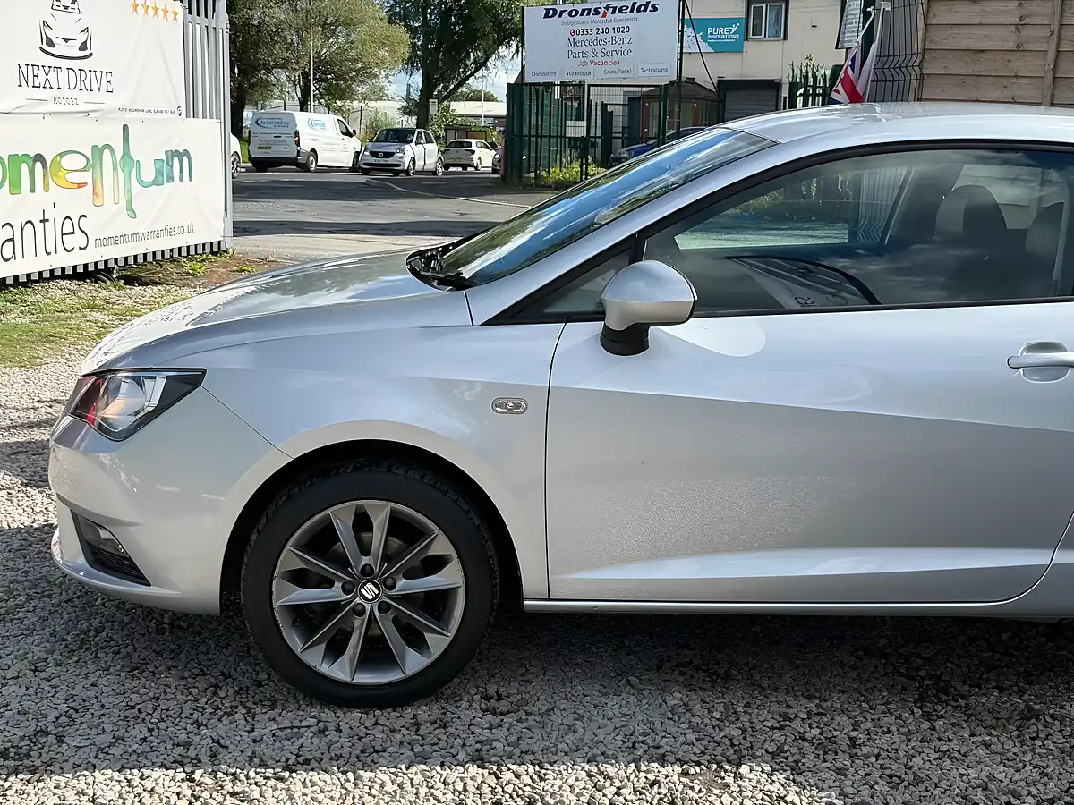 Used 2015 SEAT Ibiza I Tech Sport Coupe Silver - Interior and Exterior details 6