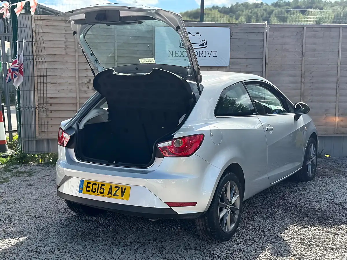 Used 2015 SEAT Ibiza I Tech Sport Coupe Silver - Interior and Exterior details 8