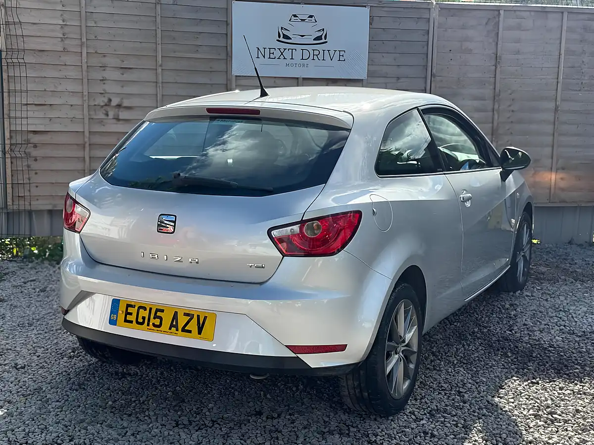 Used 2015 SEAT Ibiza I Tech Sport Coupe Silver - Interior and Exterior details 9