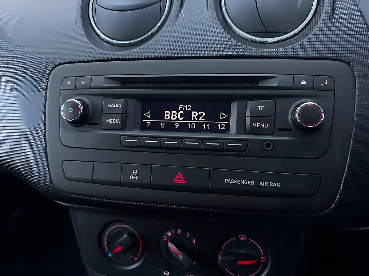 Used 2015 SEAT Ibiza I Tech White - Interior and Exterior details 12