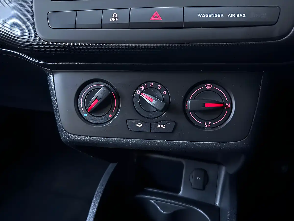 Used 2015 SEAT Ibiza I Tech White - Interior and Exterior details 13