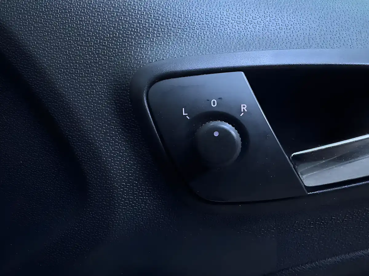 Used 2015 SEAT Ibiza I Tech White - Interior and Exterior details 16