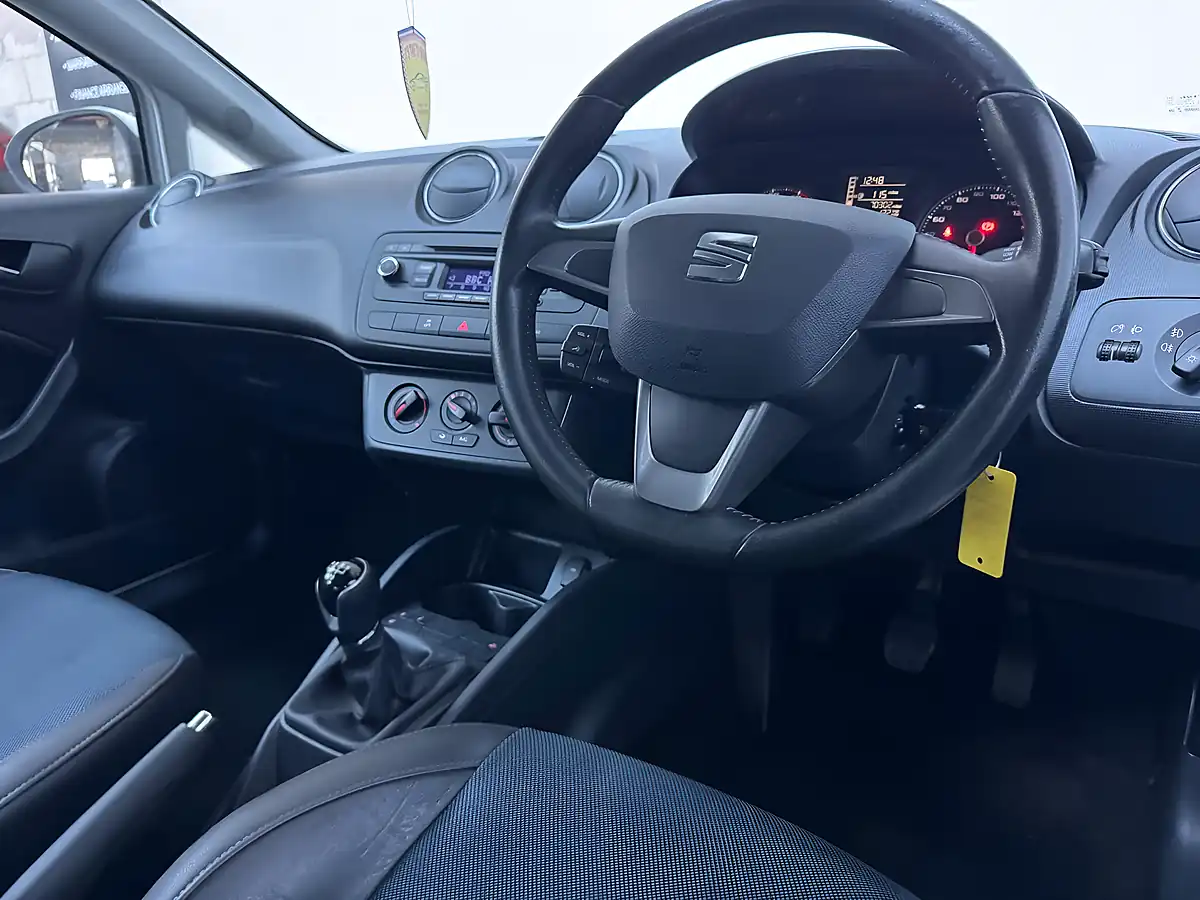 Used 2015 SEAT Ibiza I Tech White - Interior and Exterior details 3