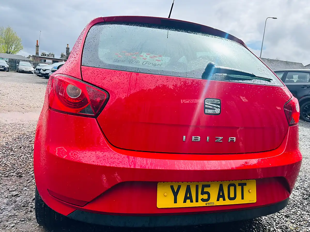 Used 2015 SEAT Ibiza S Red - Interior and Exterior details 12