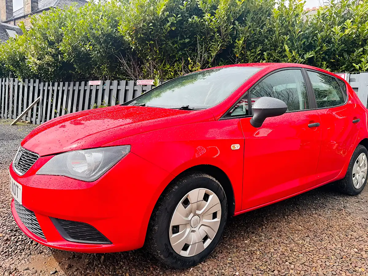 Used 2015 SEAT Ibiza S Red - Interior and Exterior details 5