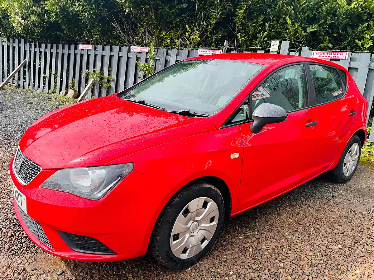 Used 2015 SEAT Ibiza S Red - Interior and Exterior details 6