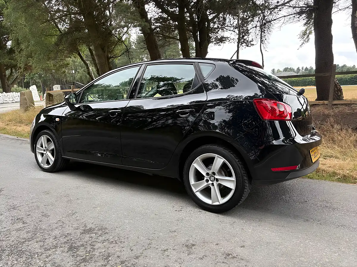 Used 2015 SEAT Ibiza Toca Black - Interior and Exterior details 12