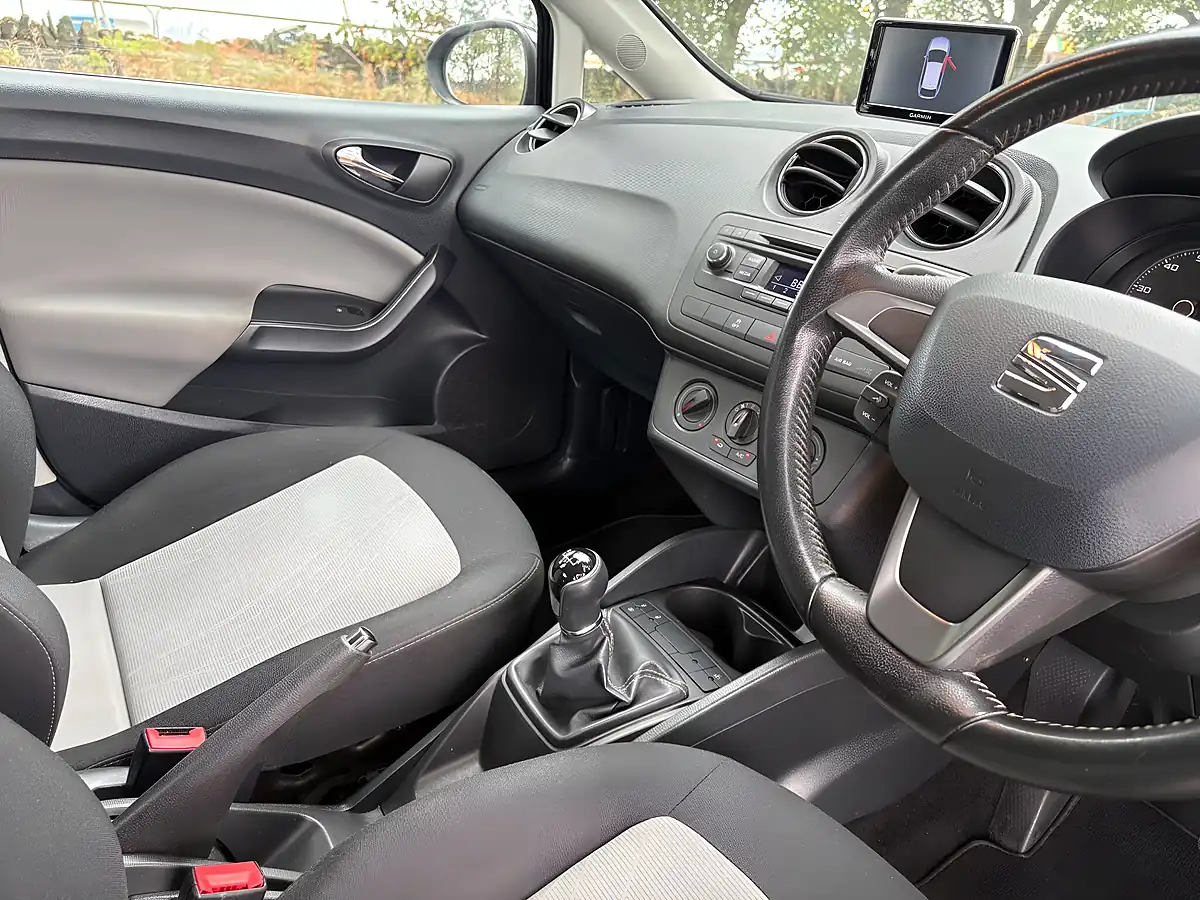 Used 2015 SEAT Ibiza Toca Black - Interior and Exterior details 14