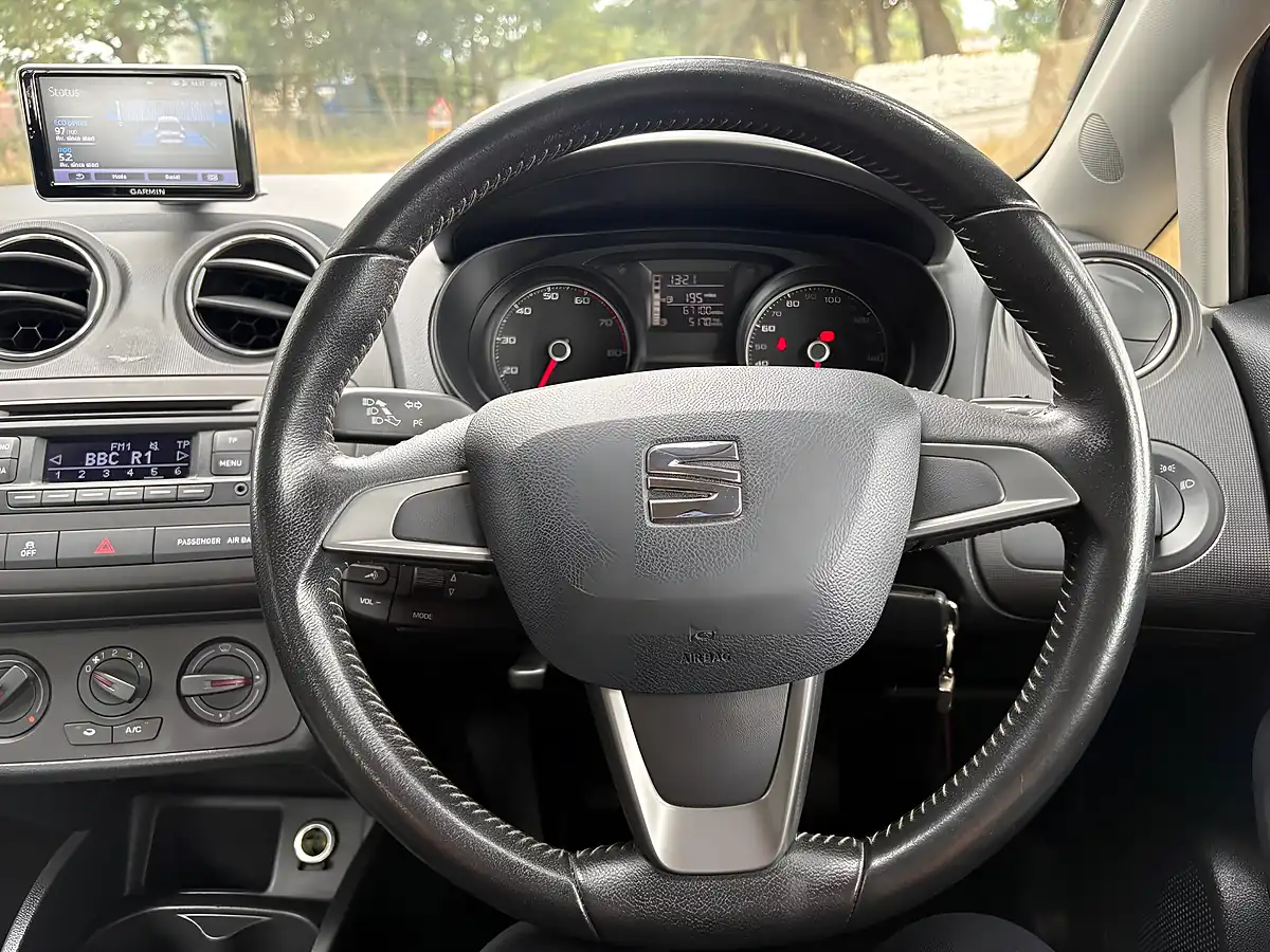 Used 2015 SEAT Ibiza Toca Black - Interior and Exterior details 18