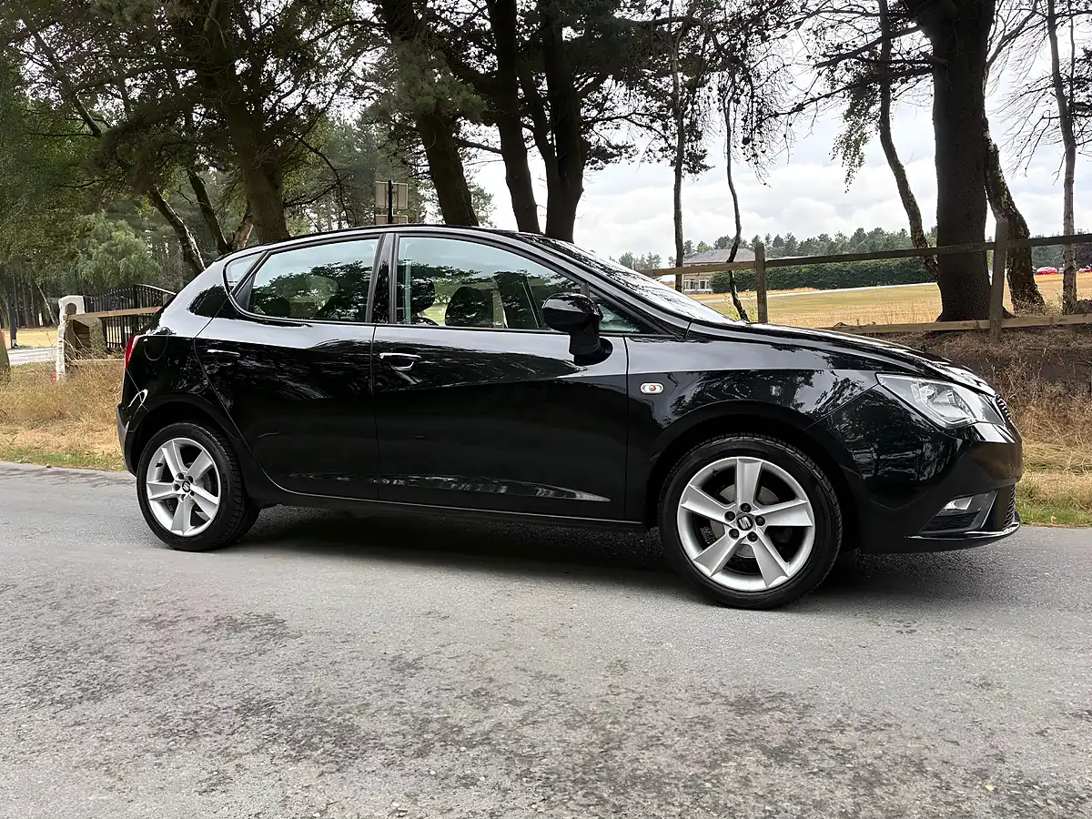 Used 2015 SEAT Ibiza Toca Black - Interior and Exterior details 3
