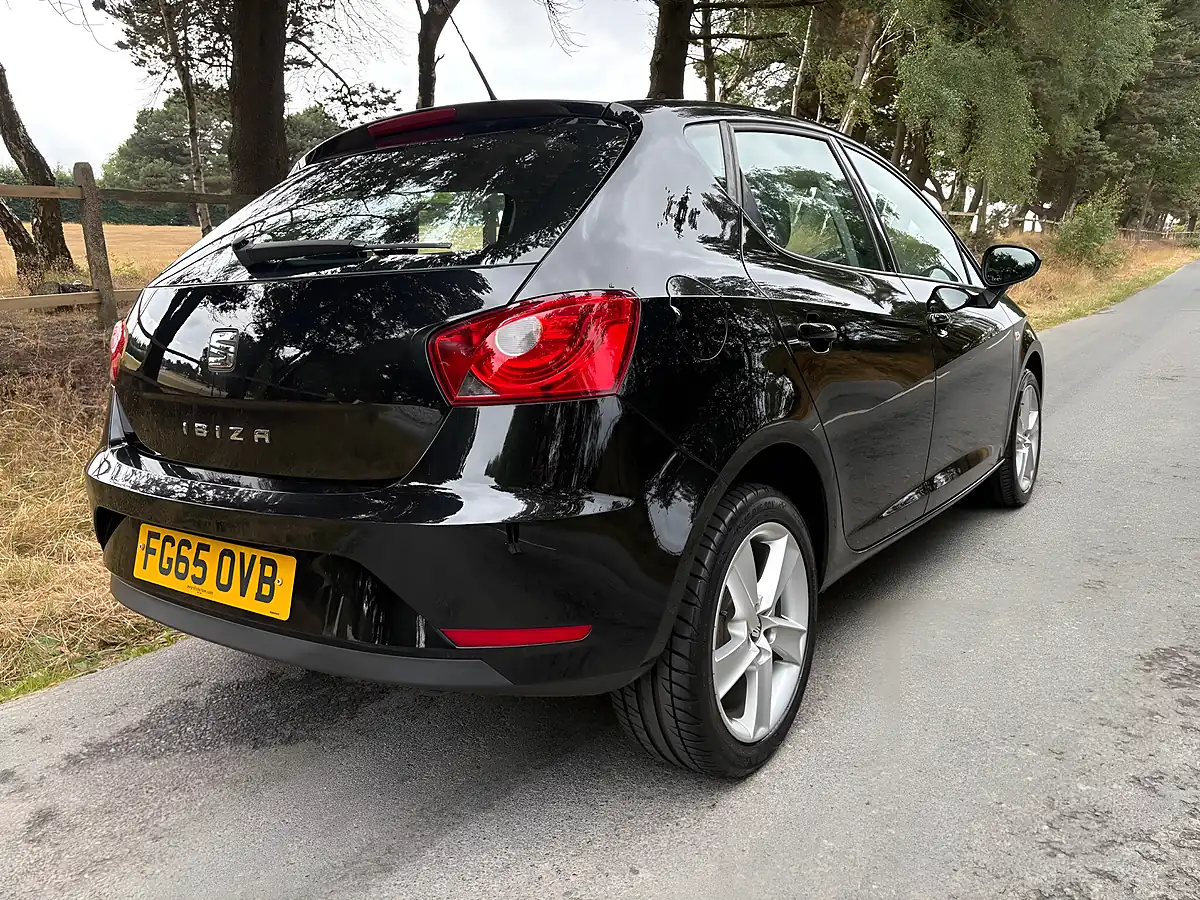 Used 2015 SEAT Ibiza Toca Black - Interior and Exterior details 7