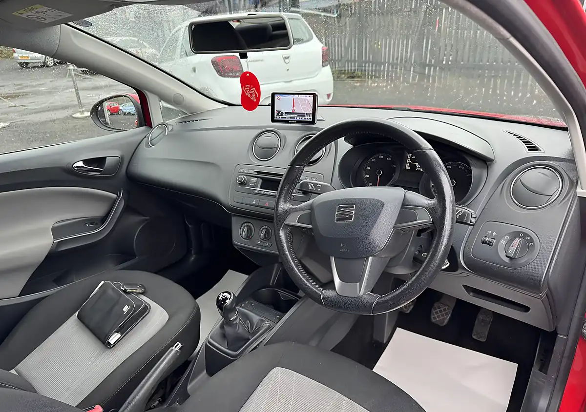 Used 2015 SEAT Ibiza Toca Red - Interior and Exterior details 13