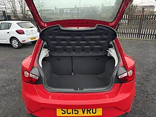 Used 2015 SEAT Ibiza Toca Red - Interior and Exterior details 4