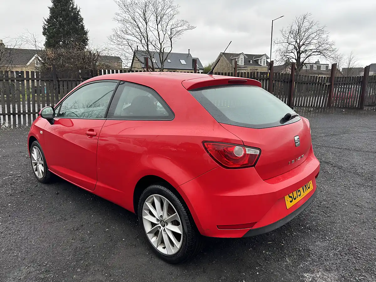 Used 2015 SEAT Ibiza Toca Red - Interior and Exterior details 8