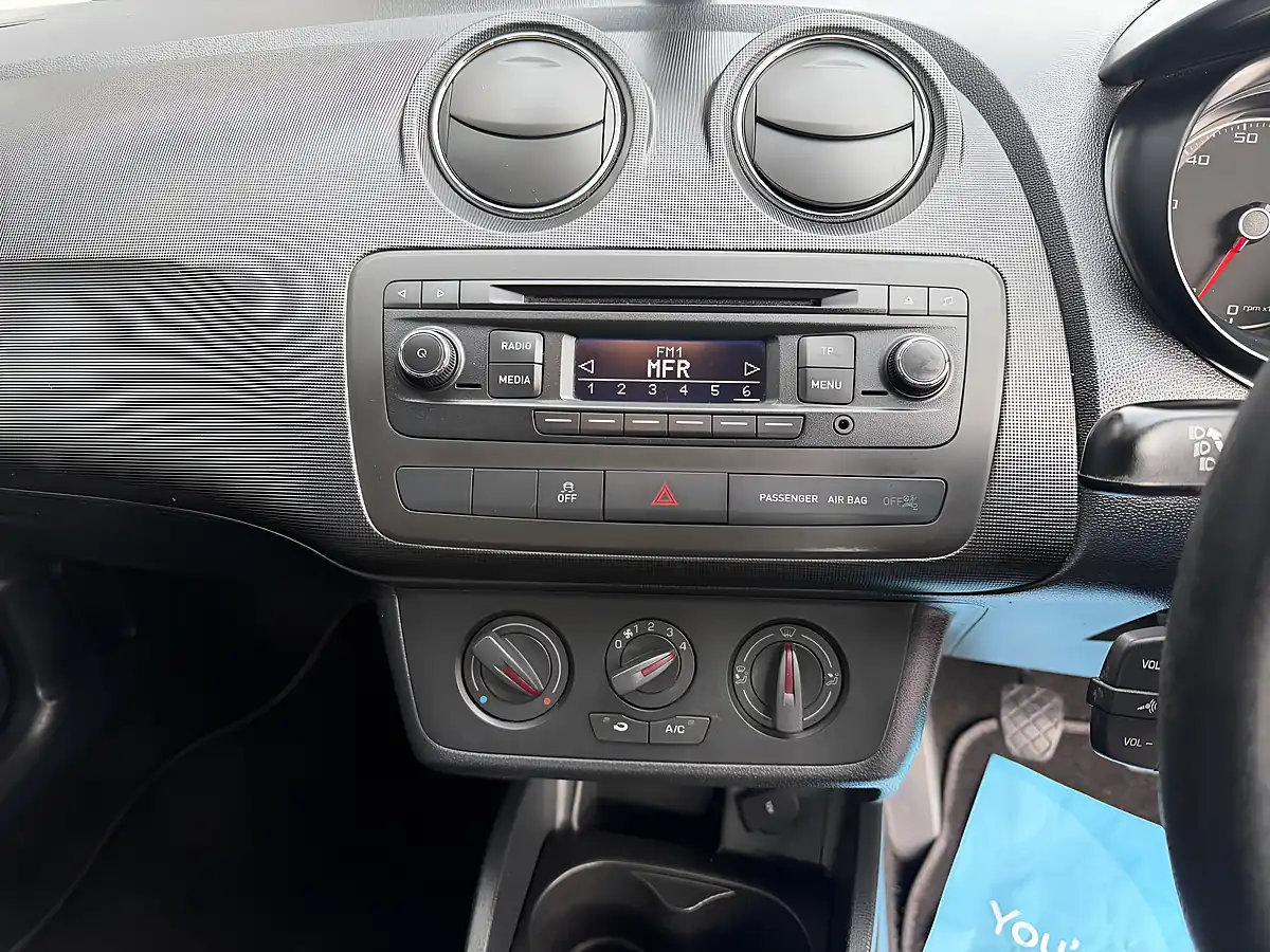 Used 2015 SEAT Ibiza Toca Red - Interior and Exterior details 15