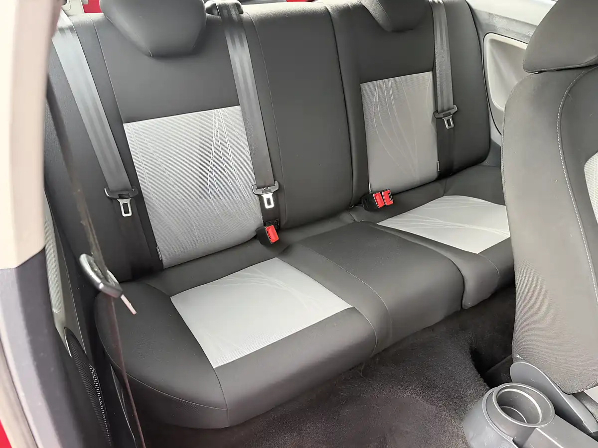 Used 2015 SEAT Ibiza Toca Red - Interior and Exterior details 19