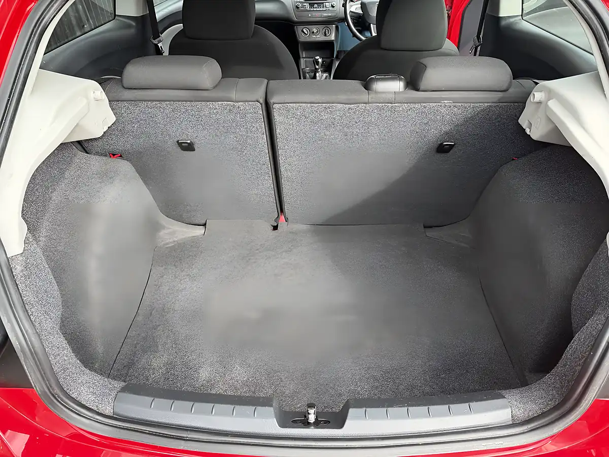Used 2015 SEAT Ibiza Toca Red - Interior and Exterior details 20