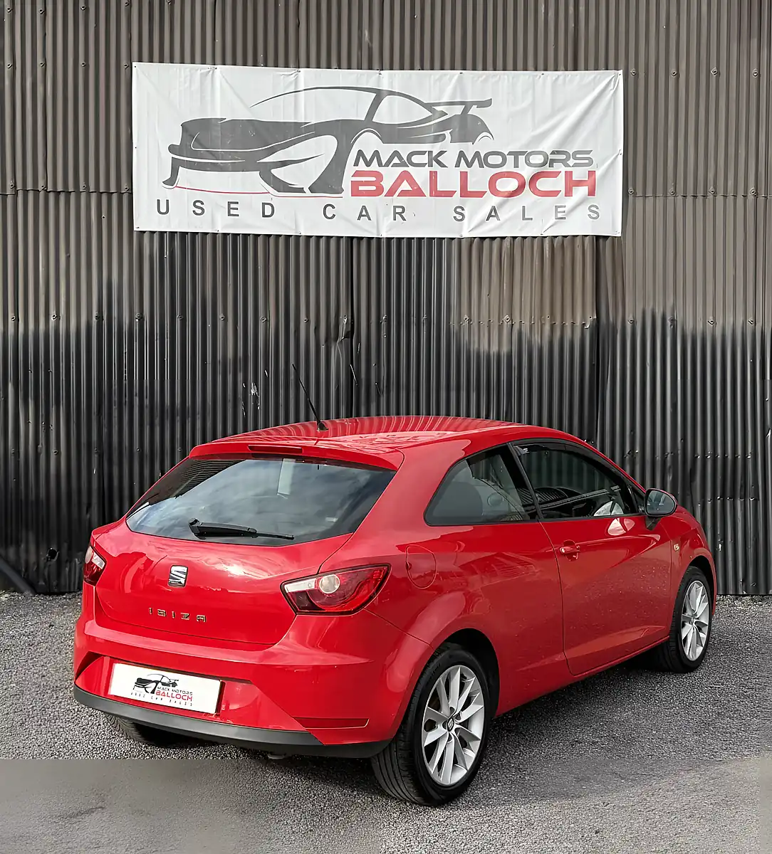Used 2015 SEAT Ibiza Toca Red - Interior and Exterior details 5