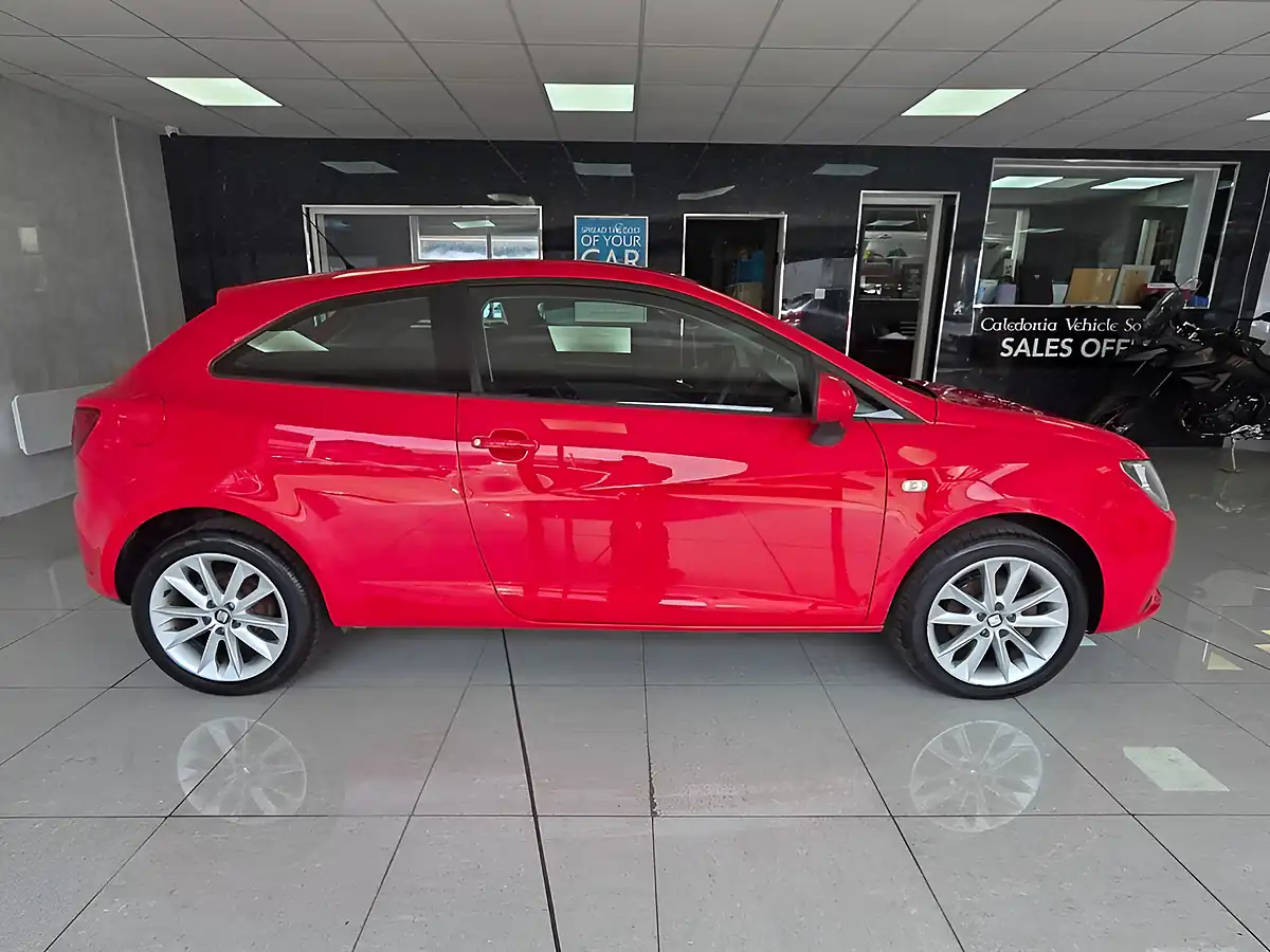 Used 2015 SEAT Ibiza Toca Sport Coupe Red - Interior and Exterior details 10