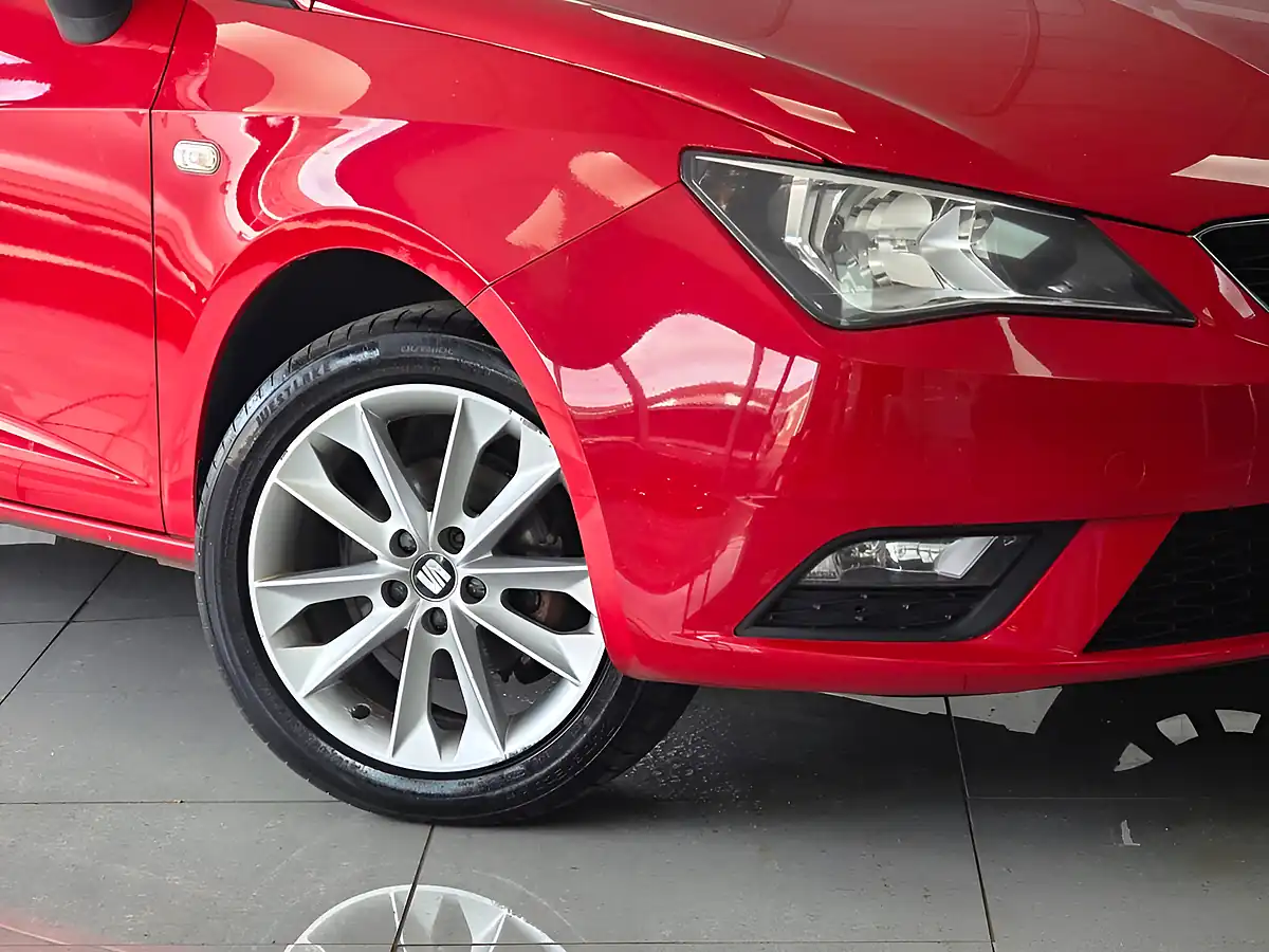 Used 2015 SEAT Ibiza Toca Sport Coupe Red - Interior and Exterior details 11