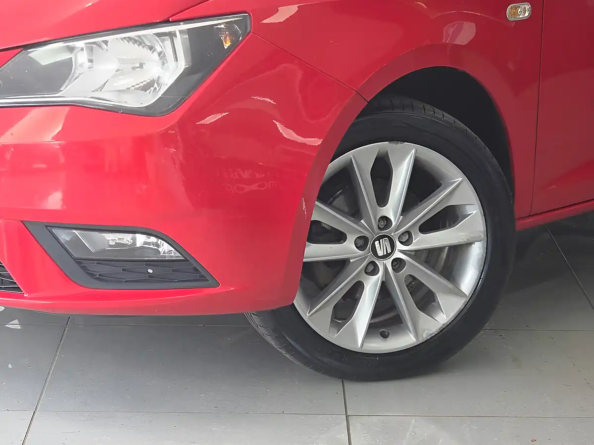 Used 2015 SEAT Ibiza Toca Sport Coupe Red - Interior and Exterior details 12