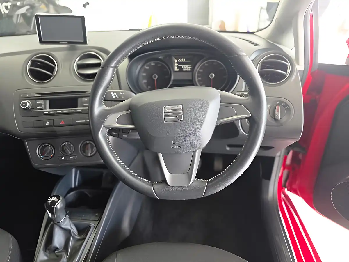 Used 2015 SEAT Ibiza Toca Sport Coupe Red - Interior and Exterior details 8