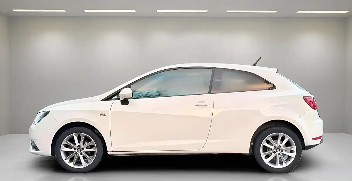 Used 2015 SEAT Ibiza Toca Sport Coupe White - Interior and Exterior details 10